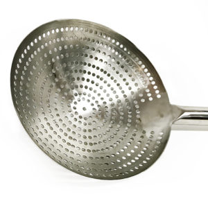 CAJUN CLASSIC PERFORATED SKIMMER SCOOP W/ 15" HANDLE